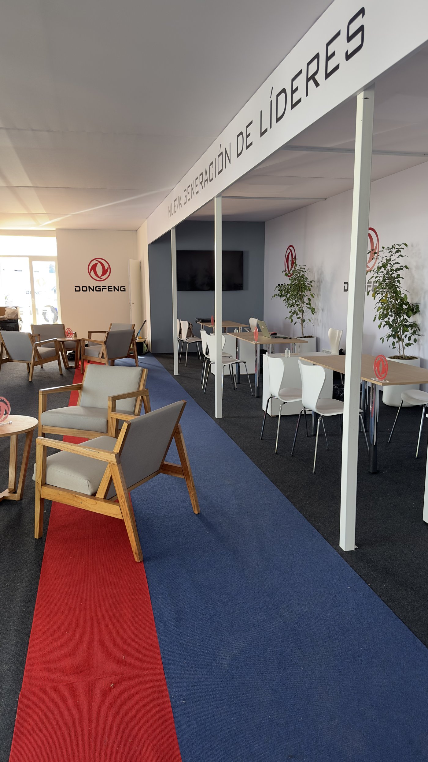 Lounge de evento corporativo con servicio Velvet